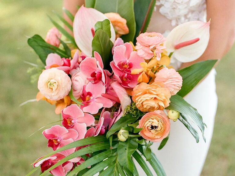 21 Vibrant Tropical Wedding Bouquet Ideas to Catch All Eyes
