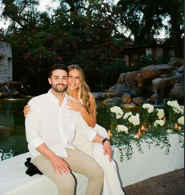 Dray proposes to Kendall at the Scott Resort in Scottsdale, Arizona! He surprises her with a stay at the resort for the weekend and her family, his family, and some of their closest friends  at dinner afterwards!! He did GOOD. 