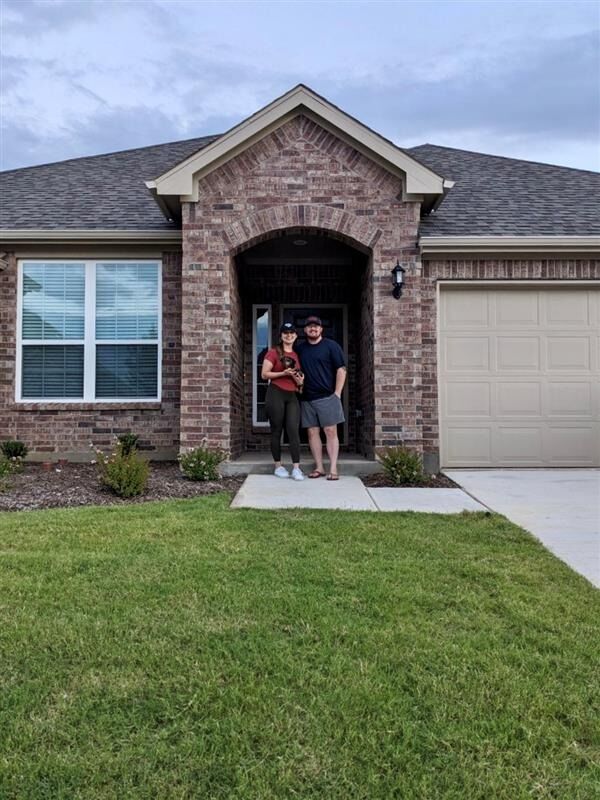 Alek and Sylvia purchase their first home together!