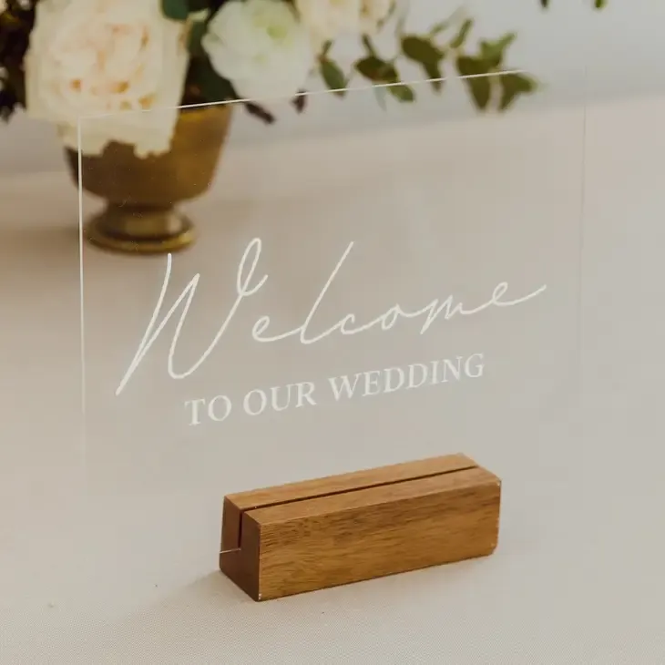 35 Wedding Welcome Signs That Slay Guest Greetings