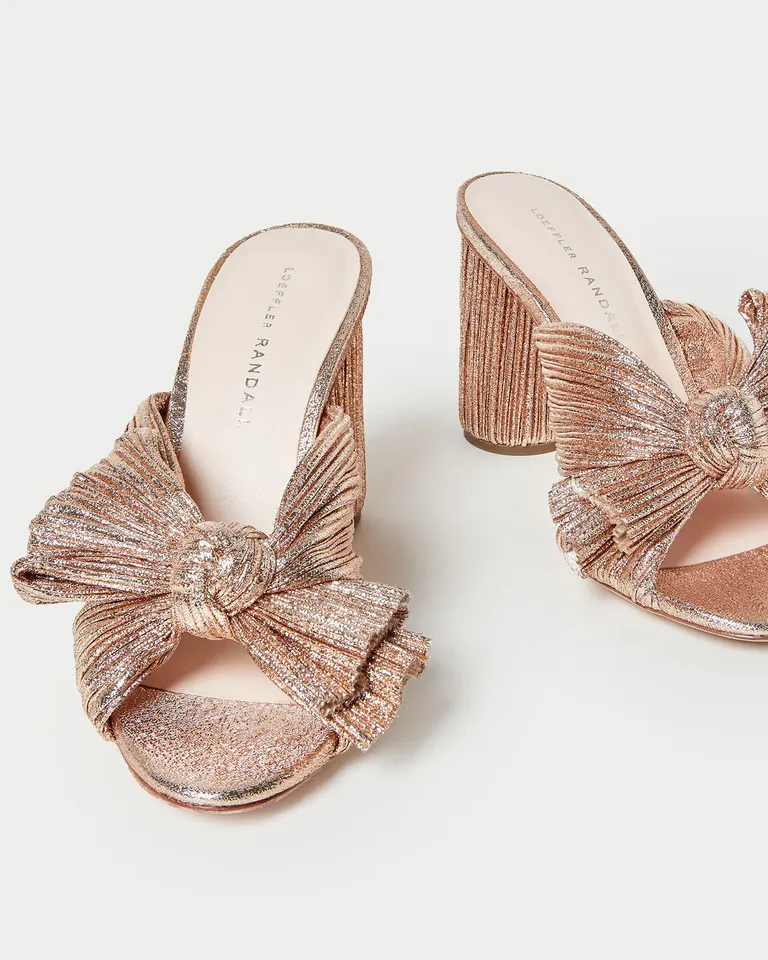 sparkly gold bow round heels