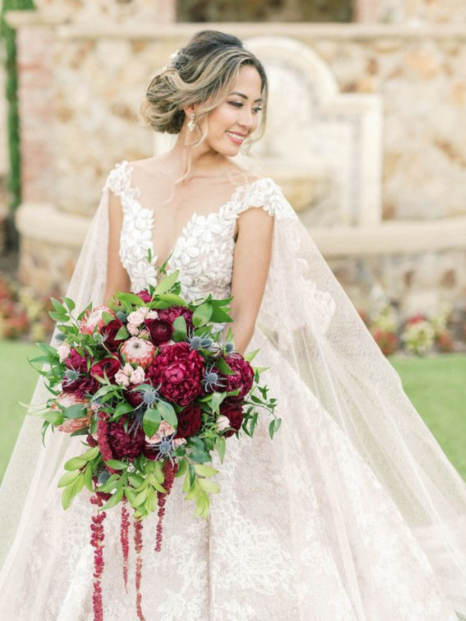The Best Bouquet Shape for Your Wedding Dress