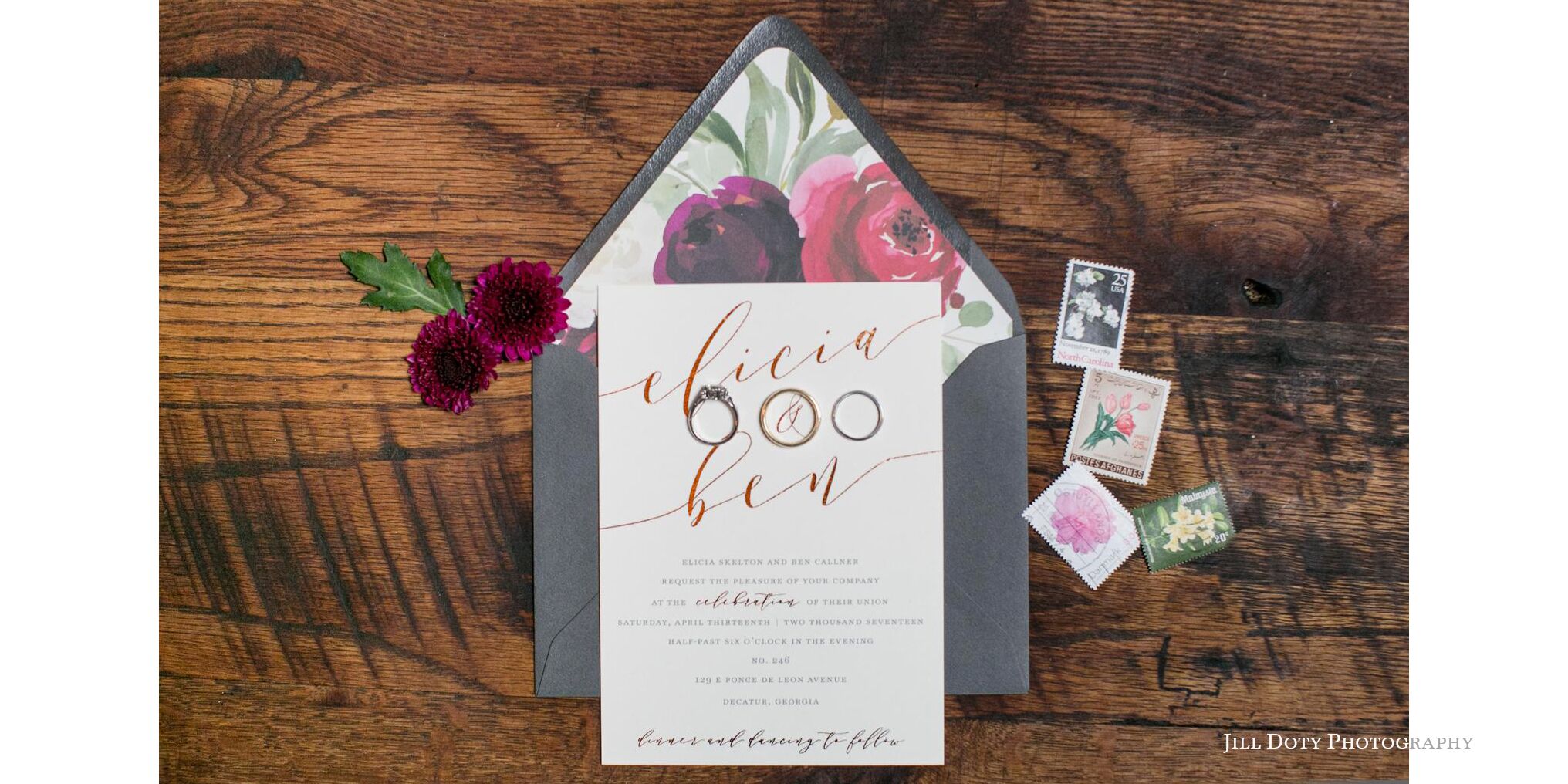 35 Personalized Custom Purple Daisy Floral Bridal Wedding Invitations Set 