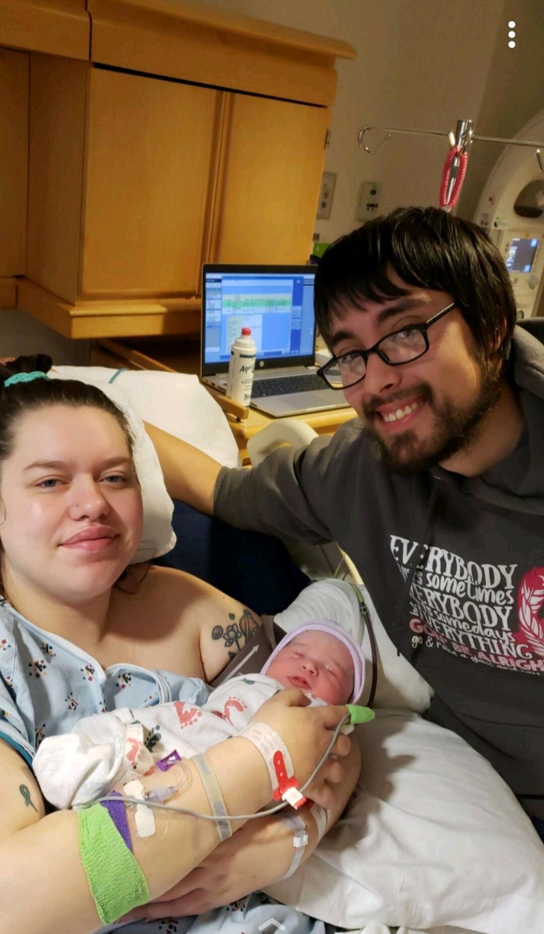 Our baby girl Emerald Ashleigh Ann was born ❤  It was a long week were Cody held my hand and supported me through every second of it 