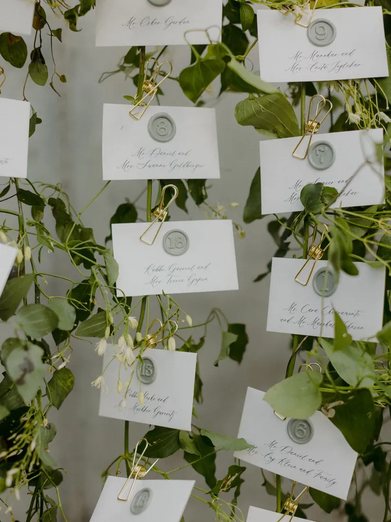 Hanging Greenery Place Cards idea