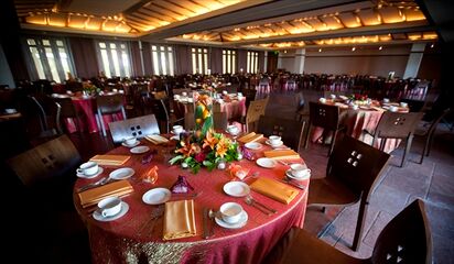 Lauritzen Gardens Ceremony Venues Omaha Ne