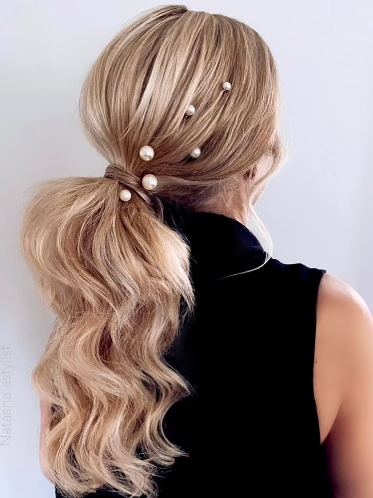 18 Wedding Guest Hairstyles To Try For Any Type Of Event