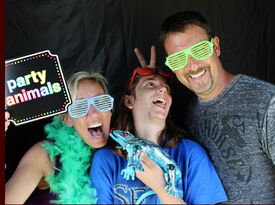 Super Duper FotoBooth - Photo Booth - Lebanon, PA - Hero Gallery 3