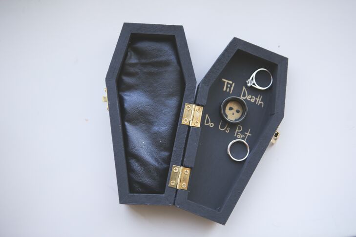 coffin ring box