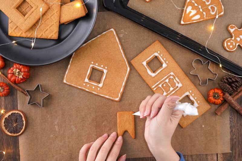 Office Holiday Party Ideas - gingerbread houses