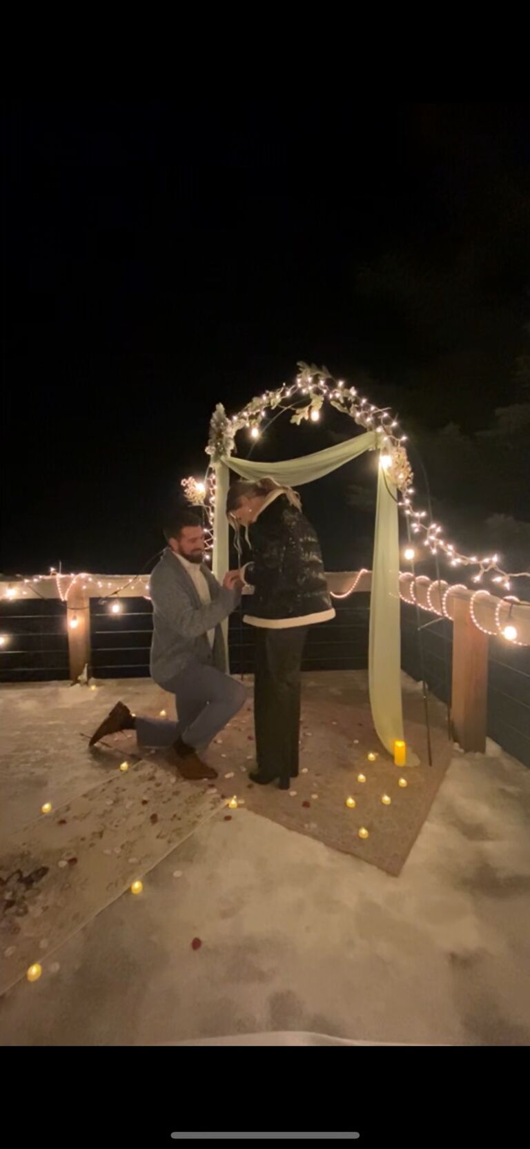 Max popped the question! 🍾🖤