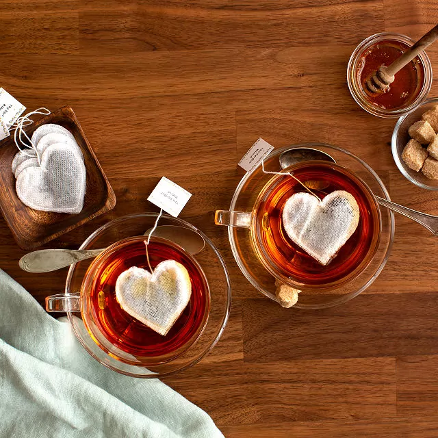 Heart-shaped teabag wedding favors