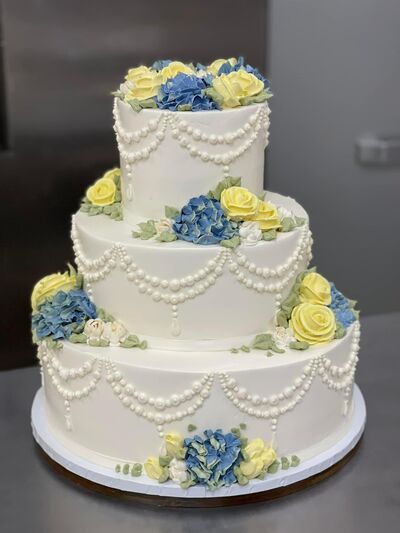 Wedding Cakes in Michigan - The Knot