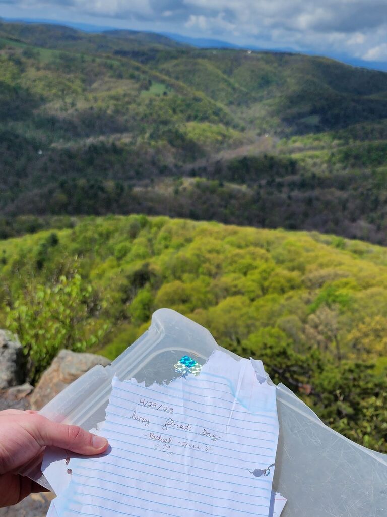 Leaving our "mark" - A 1st day anniversary note left in the community sightseeing binder!