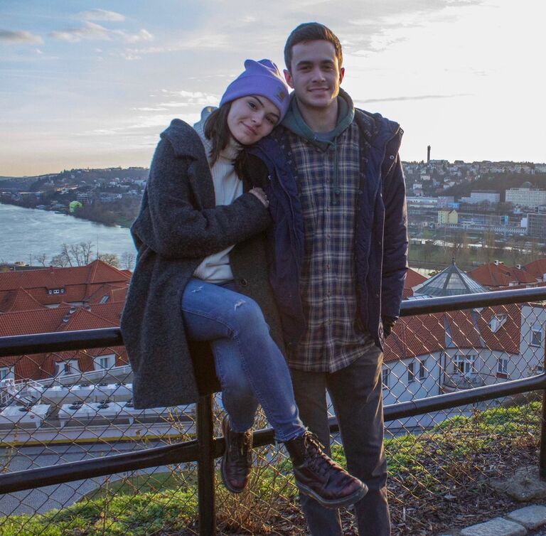 Quinn comes to visit and they spend time in Prague and Budapest drinking many pilsners 