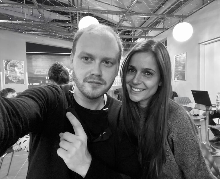 Olyan milleniálosan: első közös selfienk 