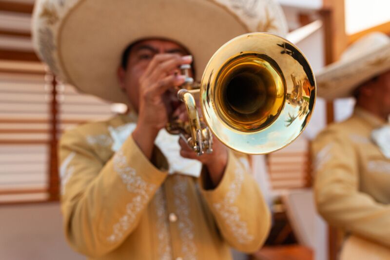 How to host a Dia de Los Muertos party - entertainment