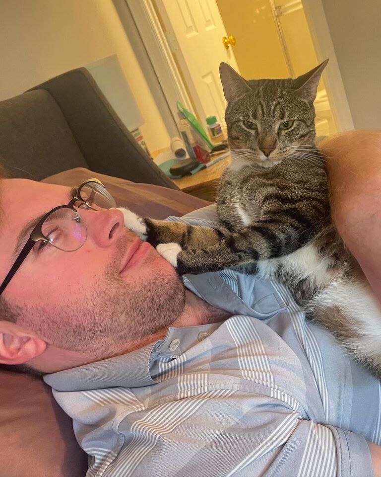 Kate moved in with these silly boys, definitely an adjustment getting used to living with a cat... and Brett. 