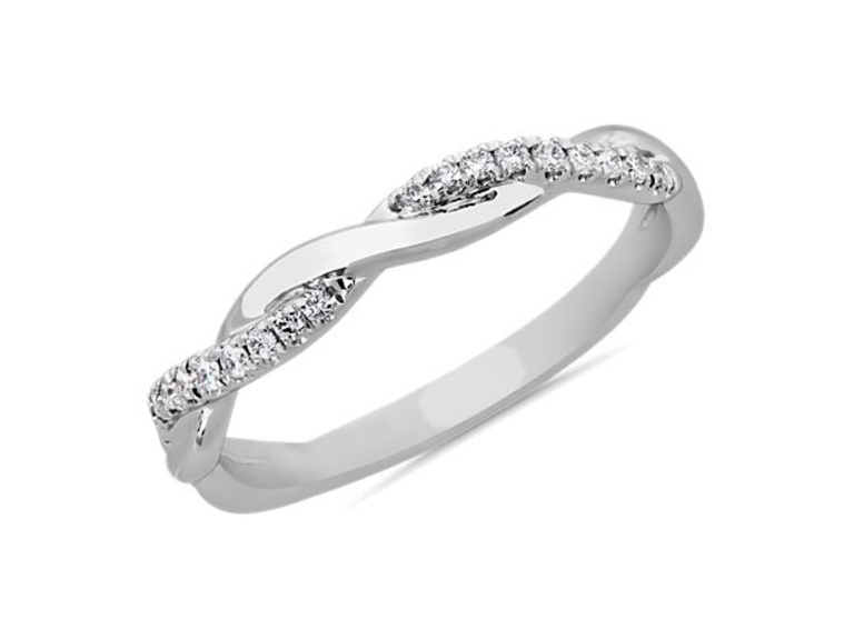 Romantic Pavé Ring for the best gift for your partner