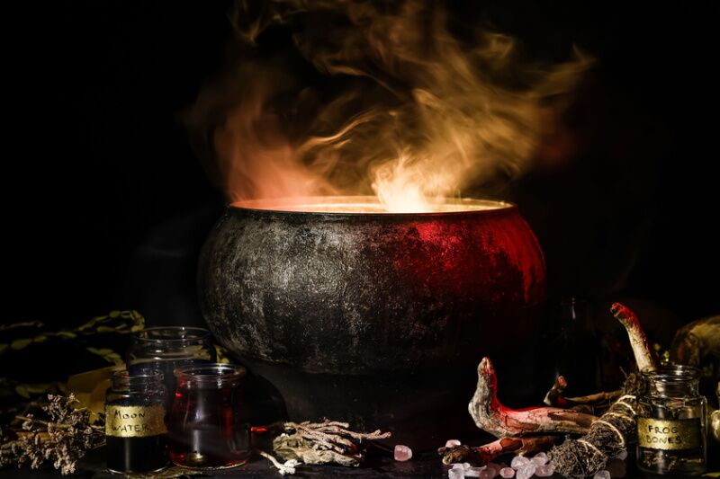 Hocus Pocus party idea - cauldron with glow sticks