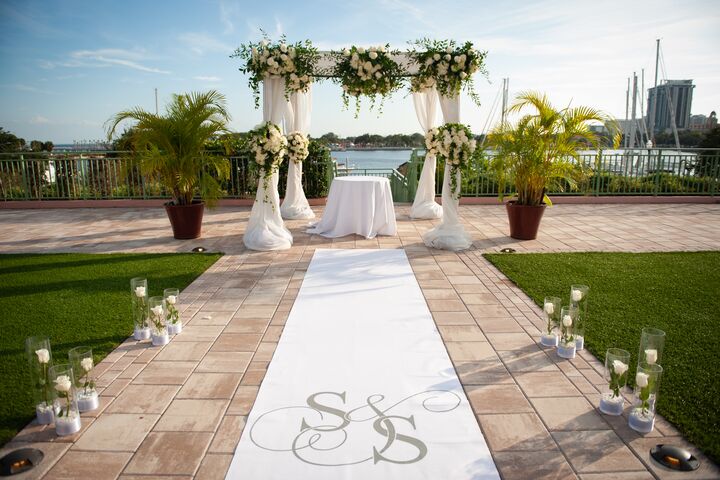 Table 6 Productions | Wedding Planners - Serving FL West Coast, FL