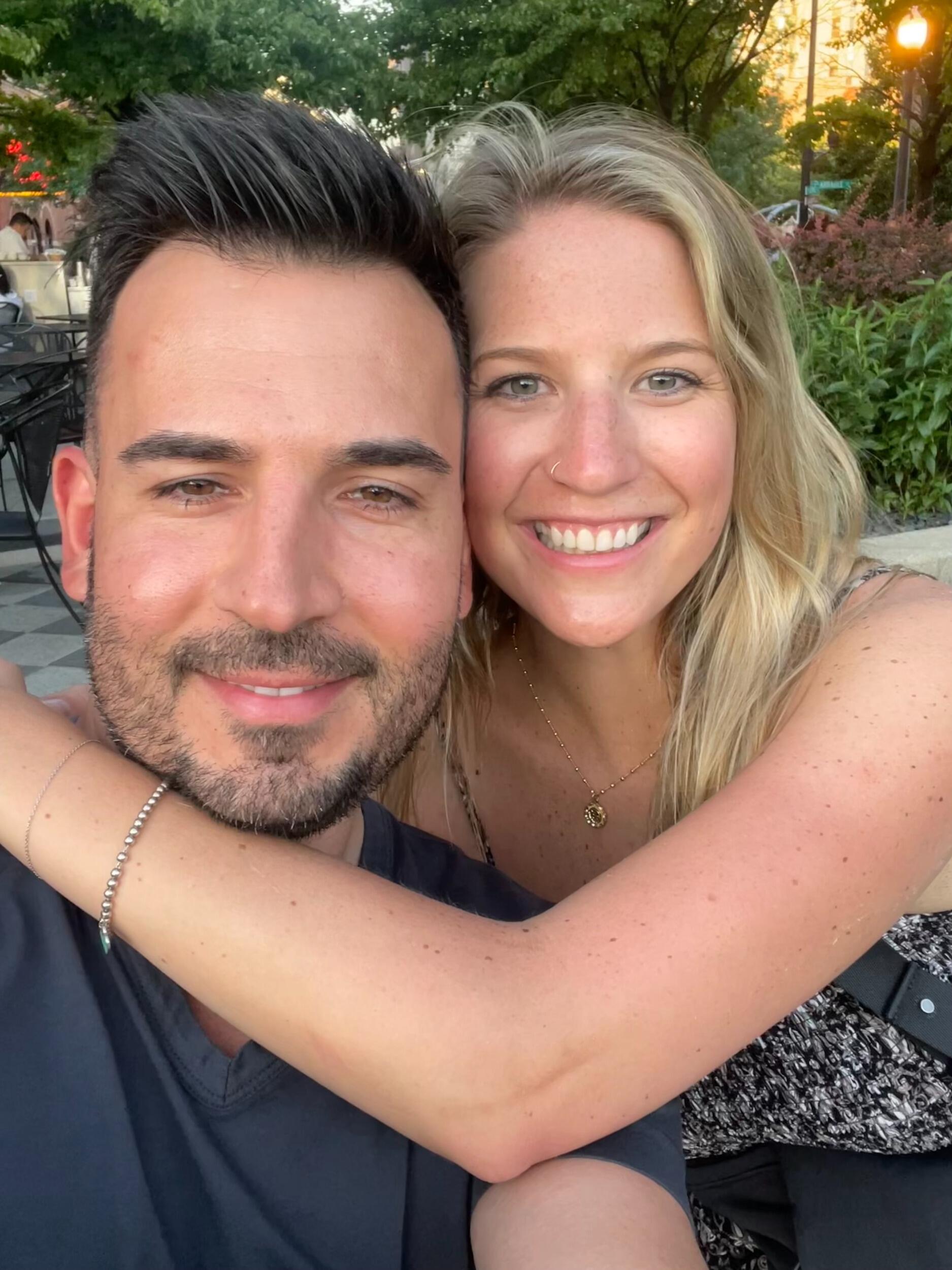 Ivaylo & Julia have one of their first proper dates, bar hopping across Chicago's many patios. Yes..this was almost an entire year after their first date. 