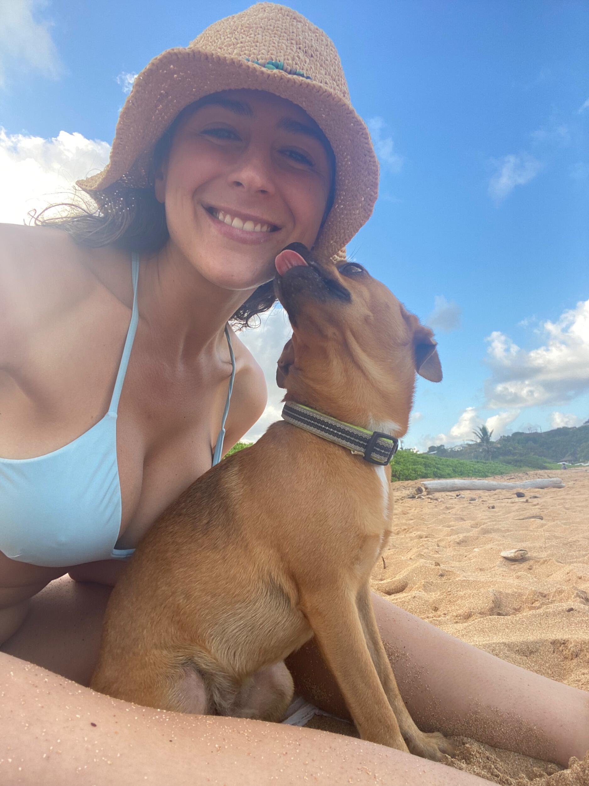Chris and Jenna have their first official date at Hukilau Lanai after 6 months of friendship. They decide that very evening to commit to one another.  Later the next week, Jenna has her first official date with Tigger. 