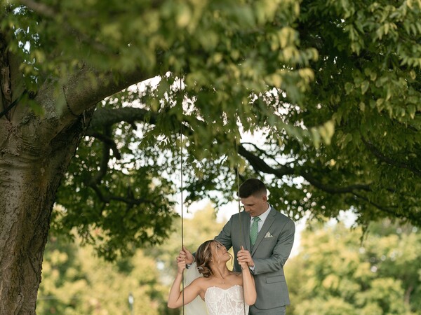 Captive Visuals Photos - The Knot