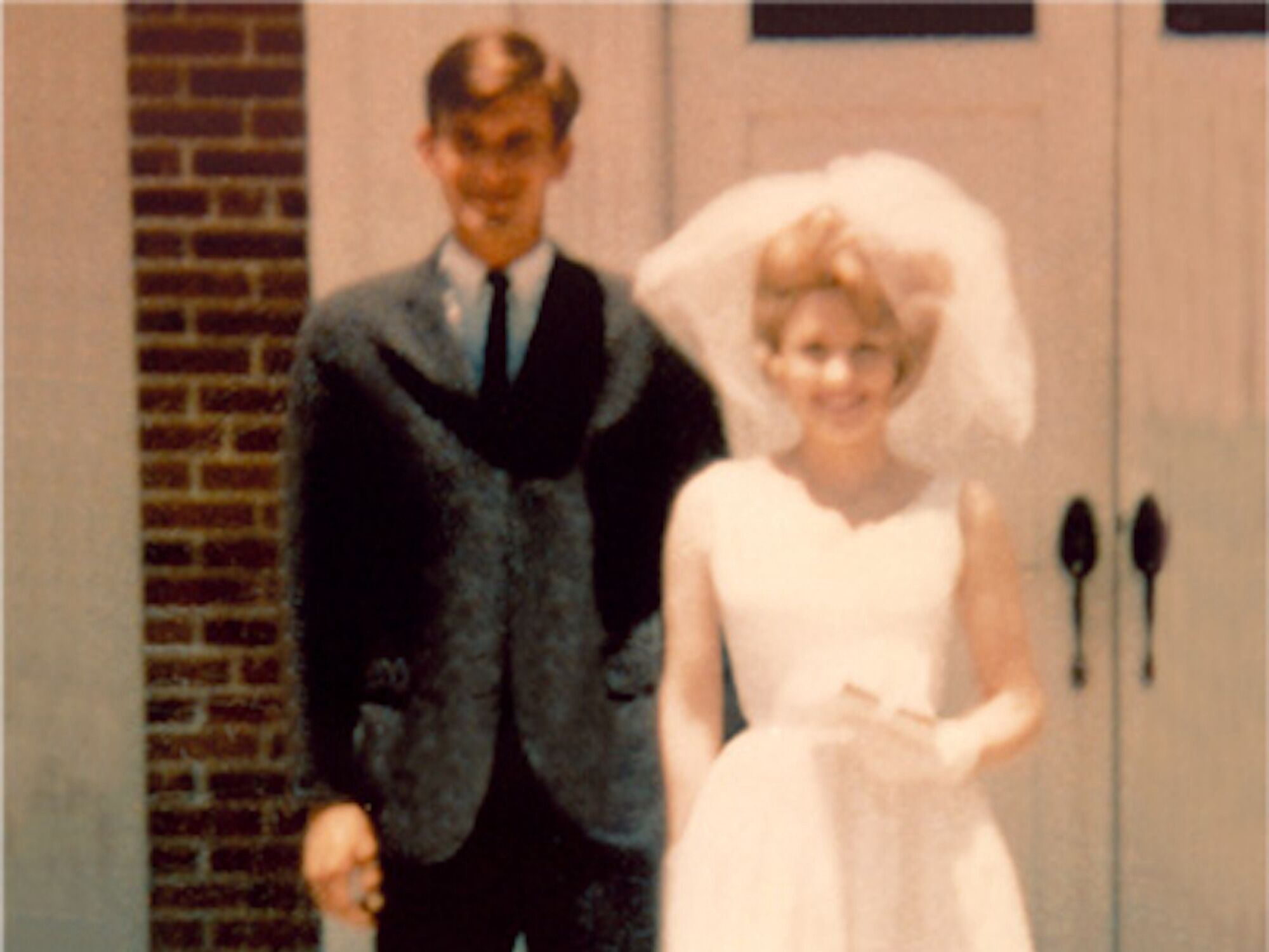 Dolly Marries Carl Dean