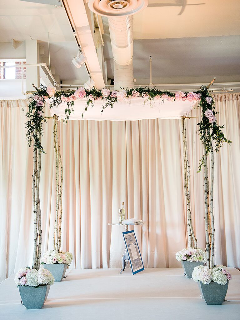 17 Creative Indoor Wedding Arch Ideas