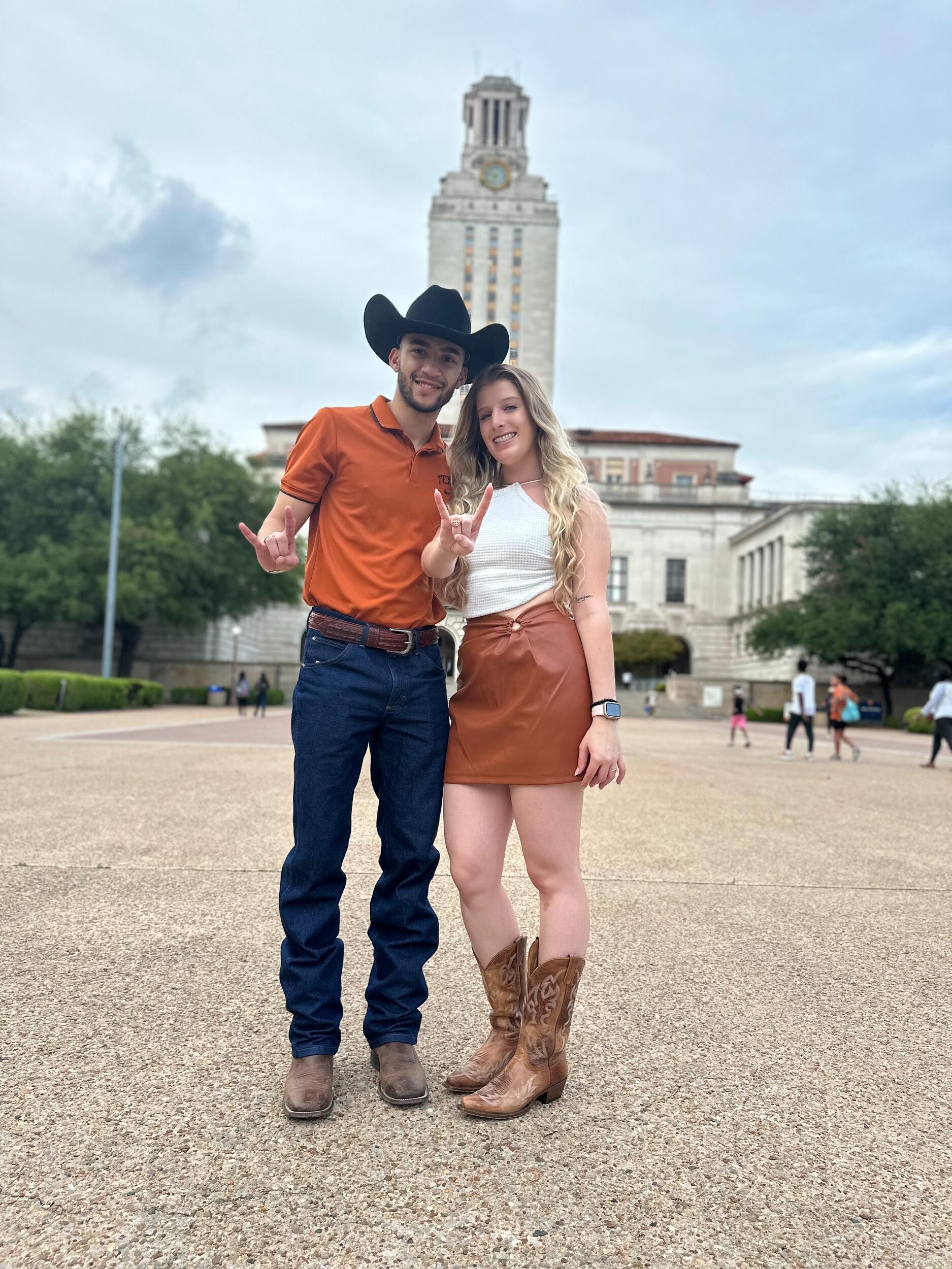 Kylie's College Ring Day/
Anel das faculdade da Kylie