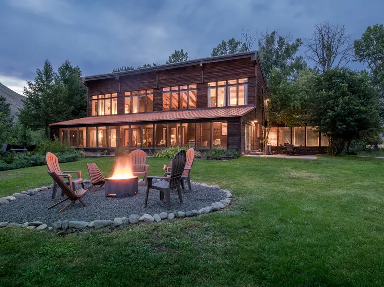 Bear Lodge small wedding venue in Hailey, Idaho