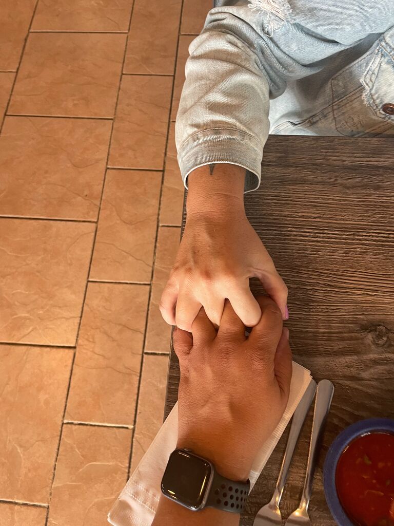 Danielle and Jeremy embarked on an adventurous road trip to a convention in Palm Springs, California. Along the way, they discovered a hidden gem, Rio del Sol, a delightful Mexican restaurant. 🌮 They savored a late lunch, filled with vibrant flavors and laughter, creating a cherished memory on their journey. 😄🍽️📸