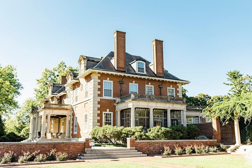 First Shuttle at 8:00 PM from Venue to Nulu District. 