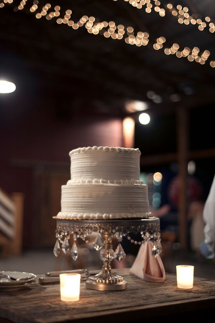 Simple Two Tier Wedding Cake With Elegant Cake Stand