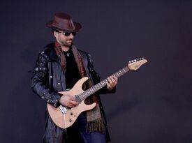 Aksel Allouch Solo - Singer Guitarist - Boston, MA - Hero Gallery 3