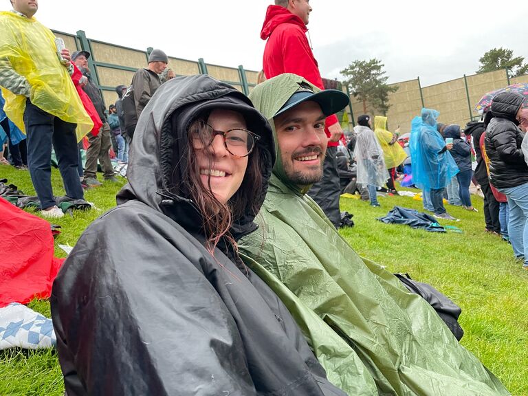 Rain or shine, we vibe to Stick Figure! Thanks Karen for sticking it out with us. 