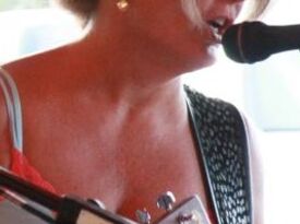 Julieann Banks - Crowd-Wowing Variety & Talent! - Singer Guitarist - Austin, TX - Hero Gallery 4