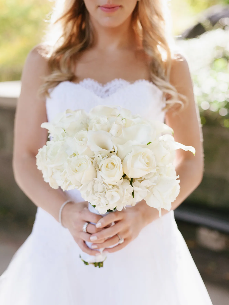 ways to honor loved ones on your wedding day