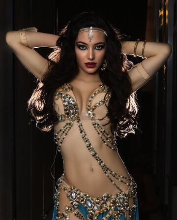 Syrena - BELLYDANCE, SNAKE, FIRE, AND MORE - Belly Dancer - Los Angeles, CA - Hero Main