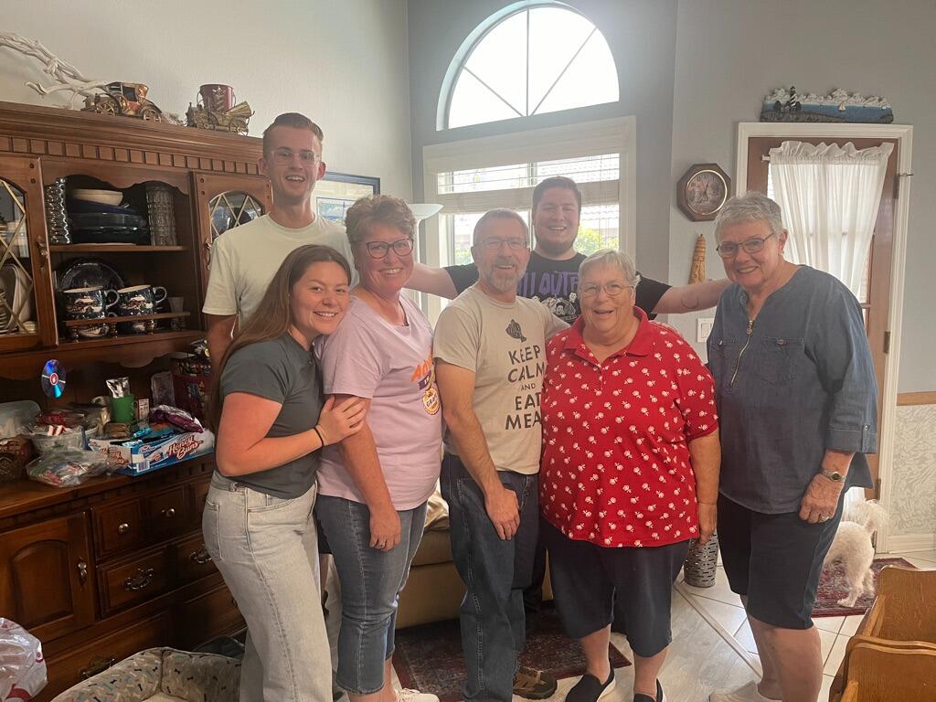 Tanner joined Sarah's family on a trip to California to meet her extended family!