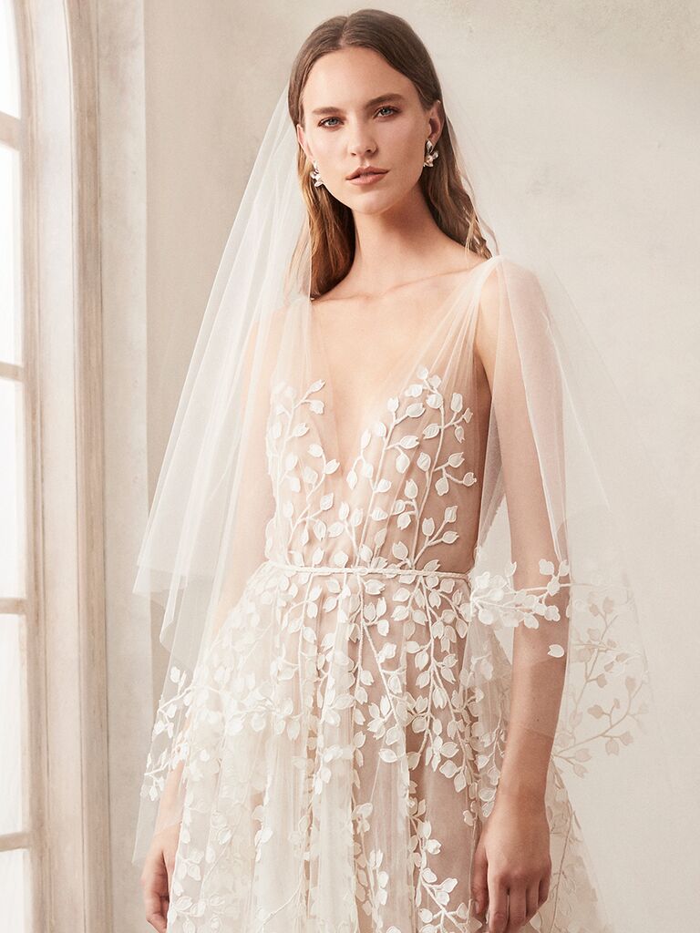 How much is an oscar de la renta wedding dress