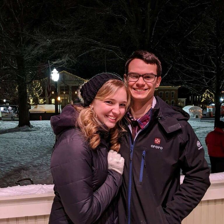 Jared took Gracie home to Medina to meet his family and to the Medina Ice Festival after a week of leaving surprise notes that gave her clues to their Valentine's Day adventure. 
