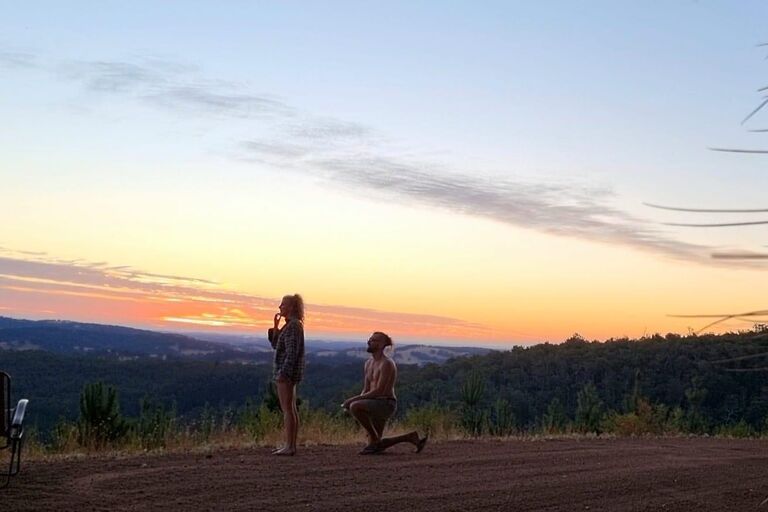 Jake proposed to Lana on "Shaun's Hill"