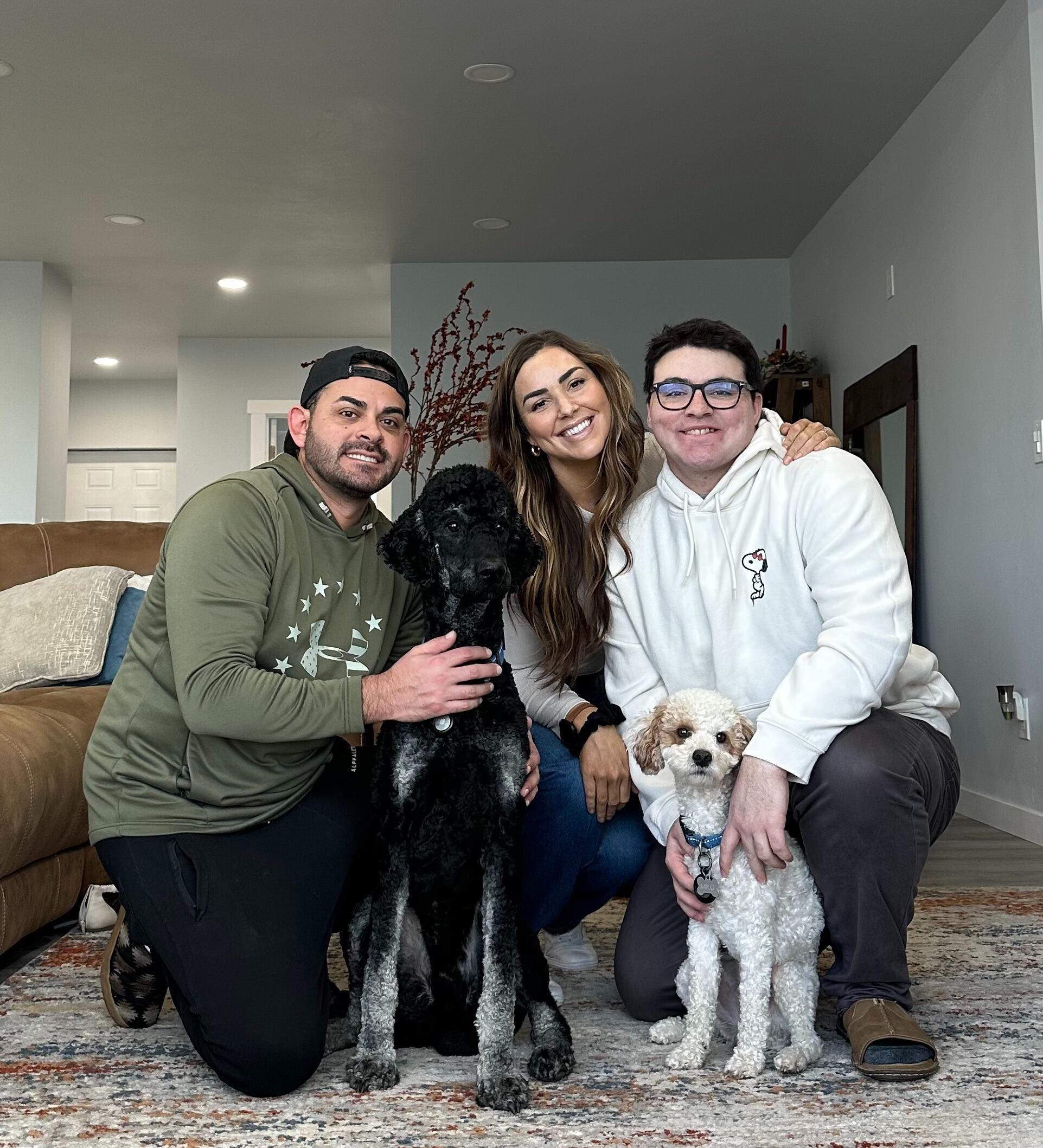 Continued to build our little family memories, buying our first home, focusing on our career goals all while trying to wedding plan!!! Aka... CHAOS....but surrounded by love and family. 
🖤 
Seguimos construyendo los recuerdos de nuestra pequeña familia: comprando nuestra primera casa, enfocándonos en nuestras metas profesionales ¡y todo mientras planeábamos la boda!
O sea… ¡CAOS total!
Pero siempre rodeados de amor y familia.