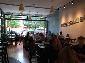 Hearth & Crust - Full Venue - Restaurant - Chicago, IL - Hero Gallery 2