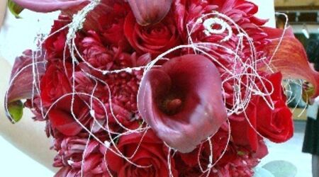 Wedding Bouquet,Red Bouquet for Bride Bridesmaids with Diamond Soft Ribbons  Artificial Rose Bridal Holding Flowers for Wedding, Party and Church 