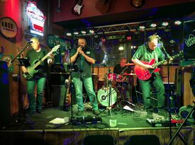 The Dirty Groove - Cover Band - Edgerton, WI - Hero Gallery 3