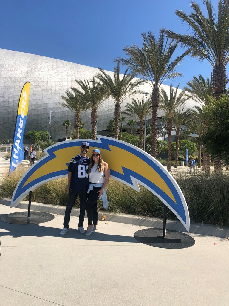 JASON CONVERTING JILLIAN TO A CHARGERS FAN
LOS ANGELES, CA