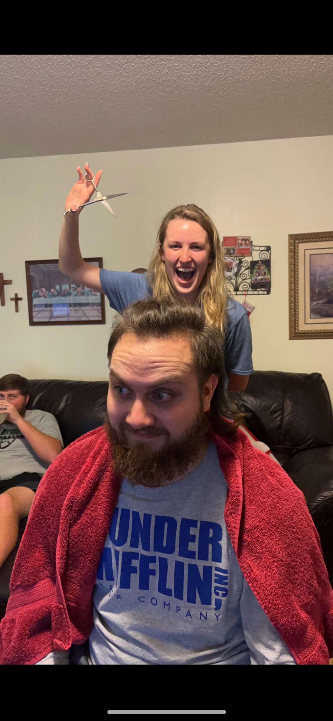 T and I went up with Mallory and Darrell to surprise Kendrick for his birthday. Mallory and I cut his hair and T was not impressed 😂